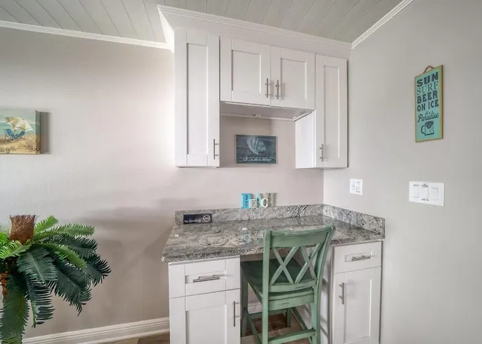 Four Shores Unit 2 Sunset Direct Gulf With Pool And Holiday home *