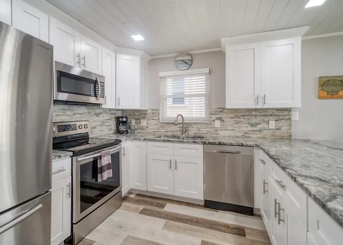 Four Shores Unit 2 Sunset Direct Gulf With Pool And Holiday home *