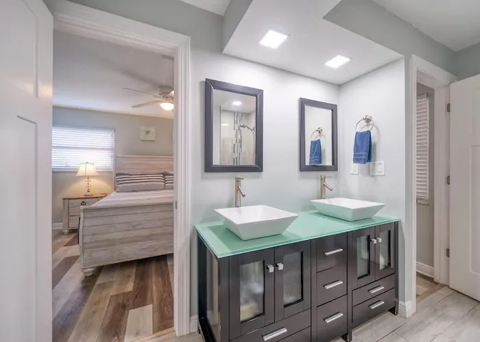Four Shores Unit 2 Sunset Direct Gulf With Pool And Clearwater Beach