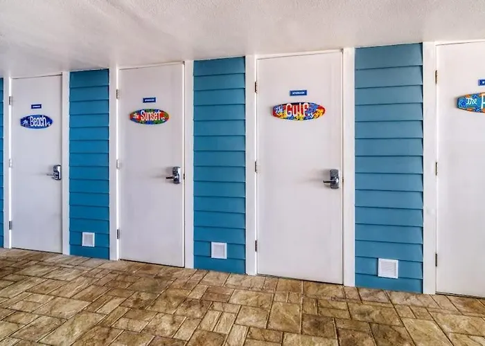 Four Shores Unit 2 Sunset Direct Gulf With Pool And Holiday home