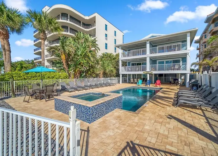 Four Shores Unit 2 Sunset Direct Gulf With Pool And Holiday home *