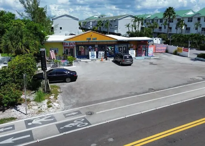 Four Shores Unit 2 Sunset Direct Gulf With Pool And Holiday home